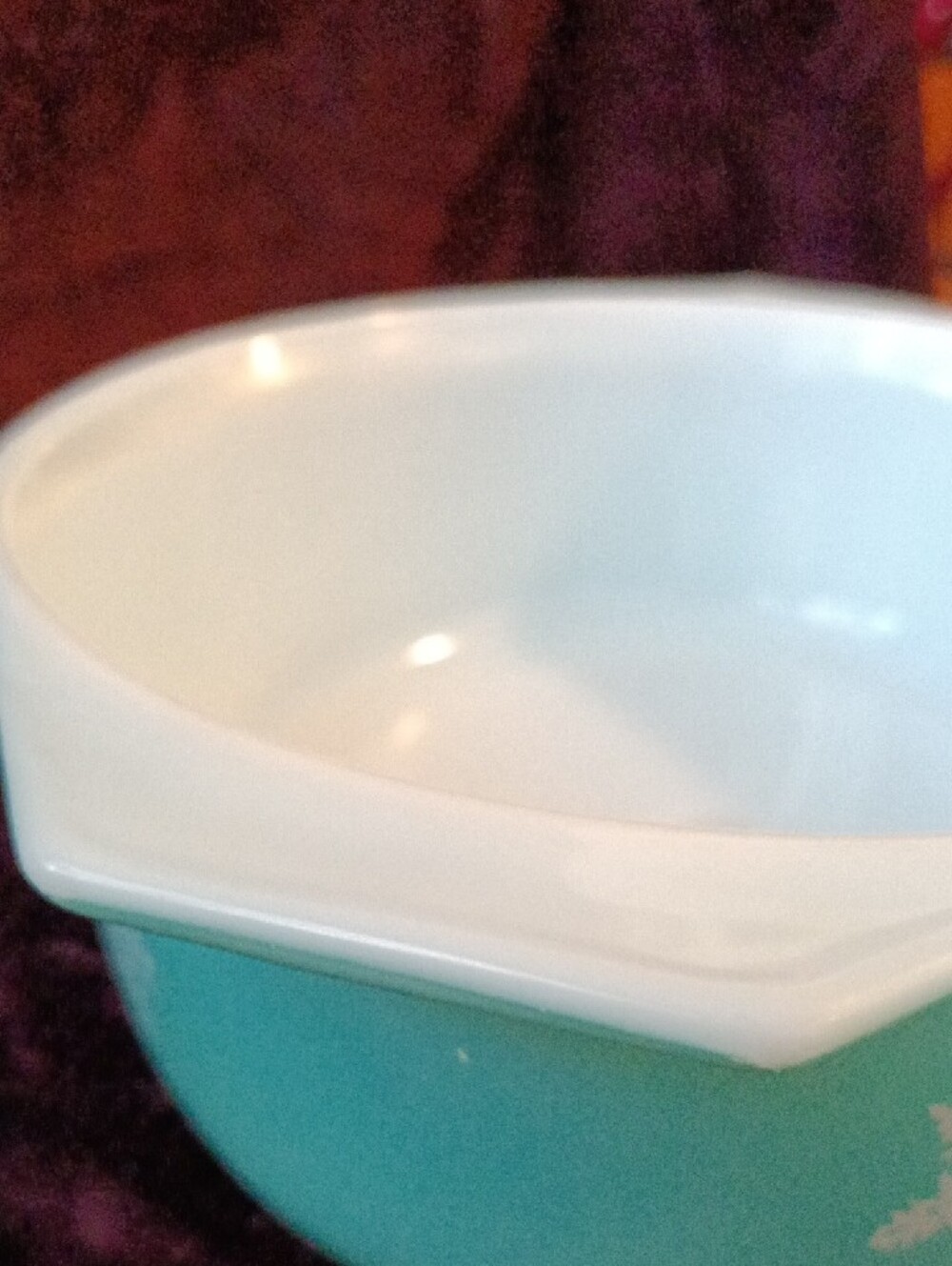 Vintage Pyrex 2 1/2 qt Cass. Dish (No Lid) "Snowflake"❄️❄️ Pattern - Picture 8 of 9